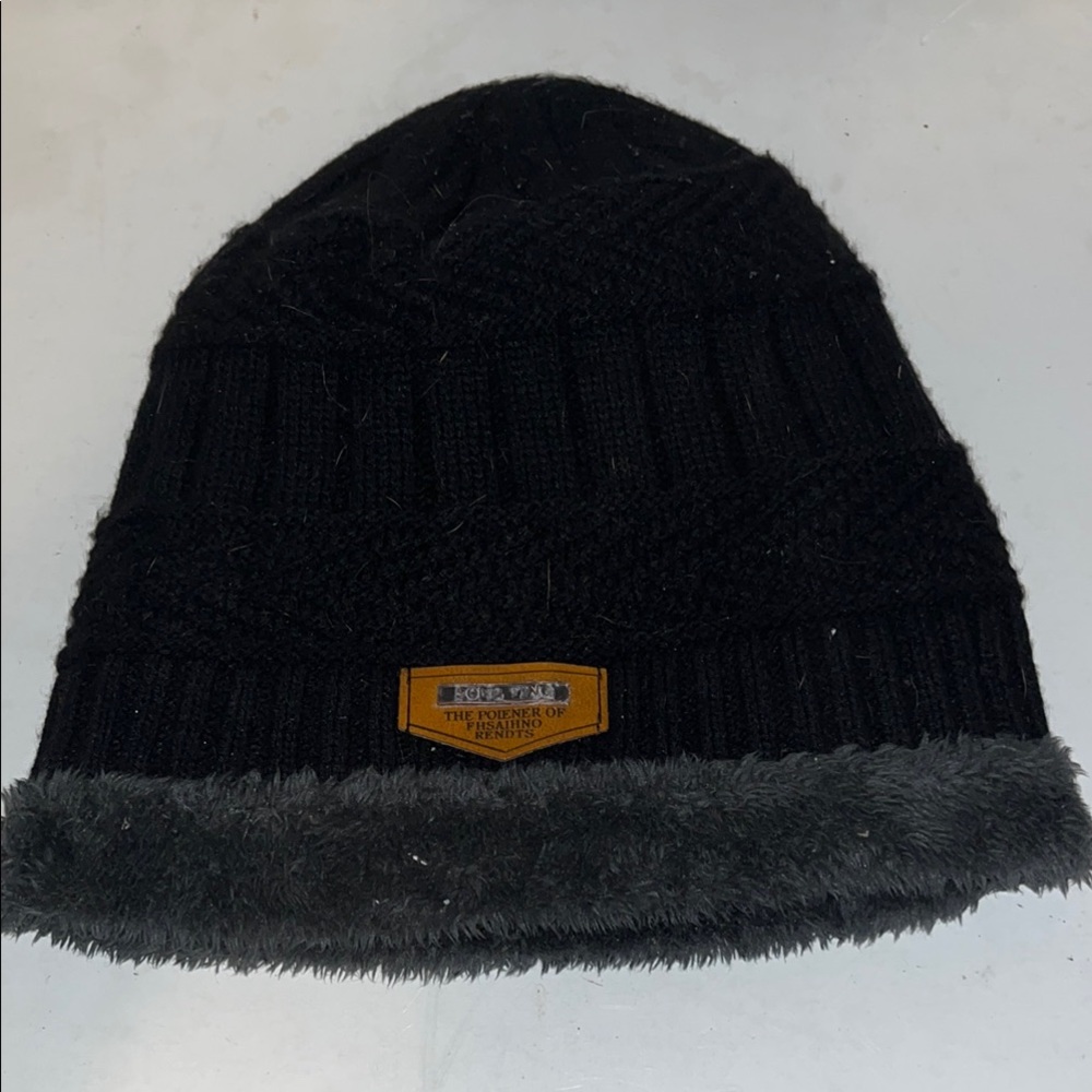 Black Knit Beanie with Faux Fur Trim